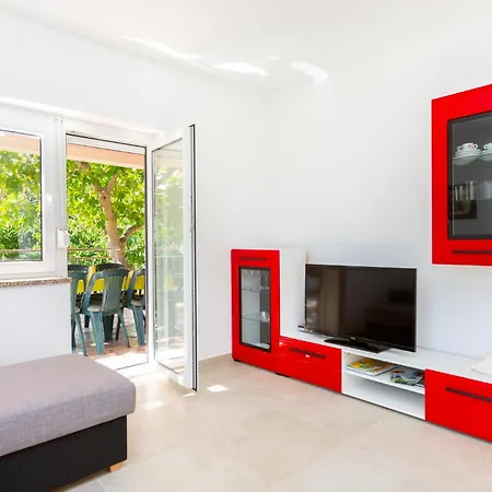Alojzija - Veliki Ground Floor - Mpolo Appartamento